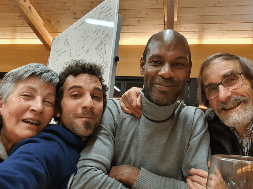 Las Casas de Ea Astei, living in English